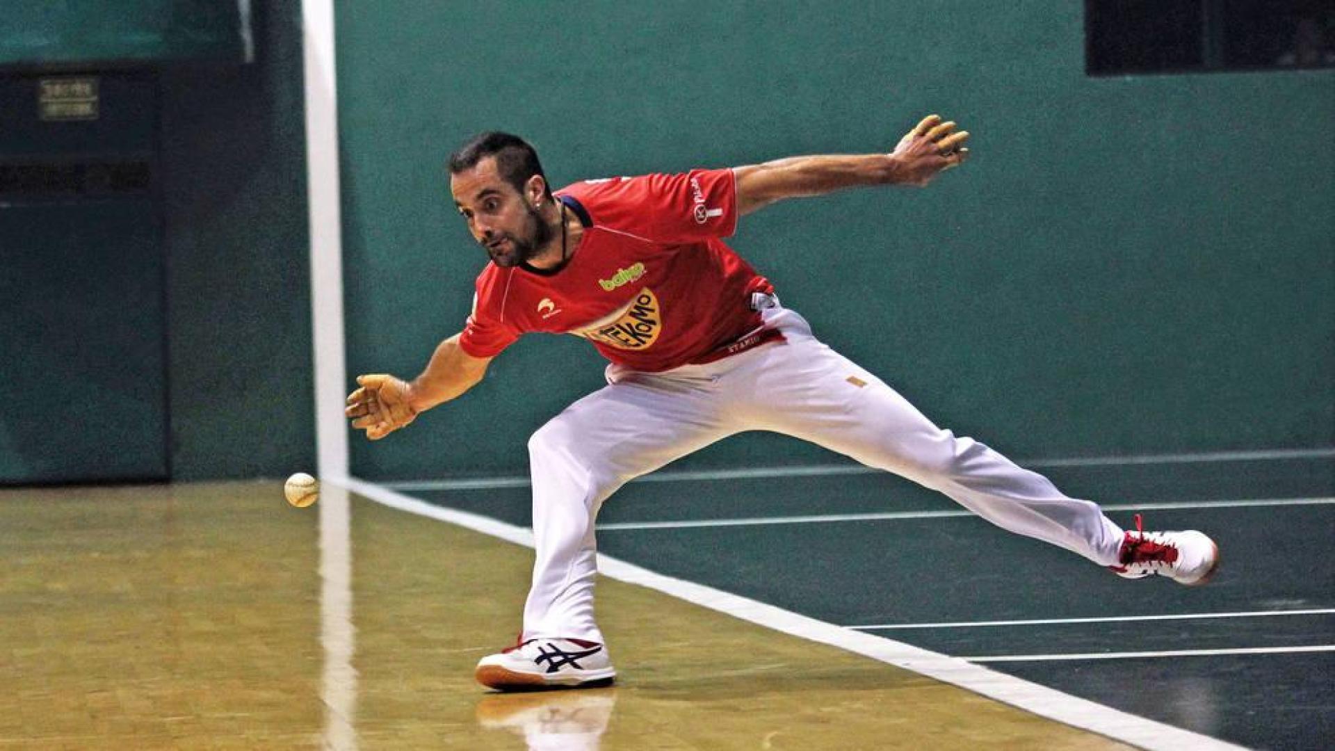 Oinatz bate a Irribarria en la "jaula" (22-16)