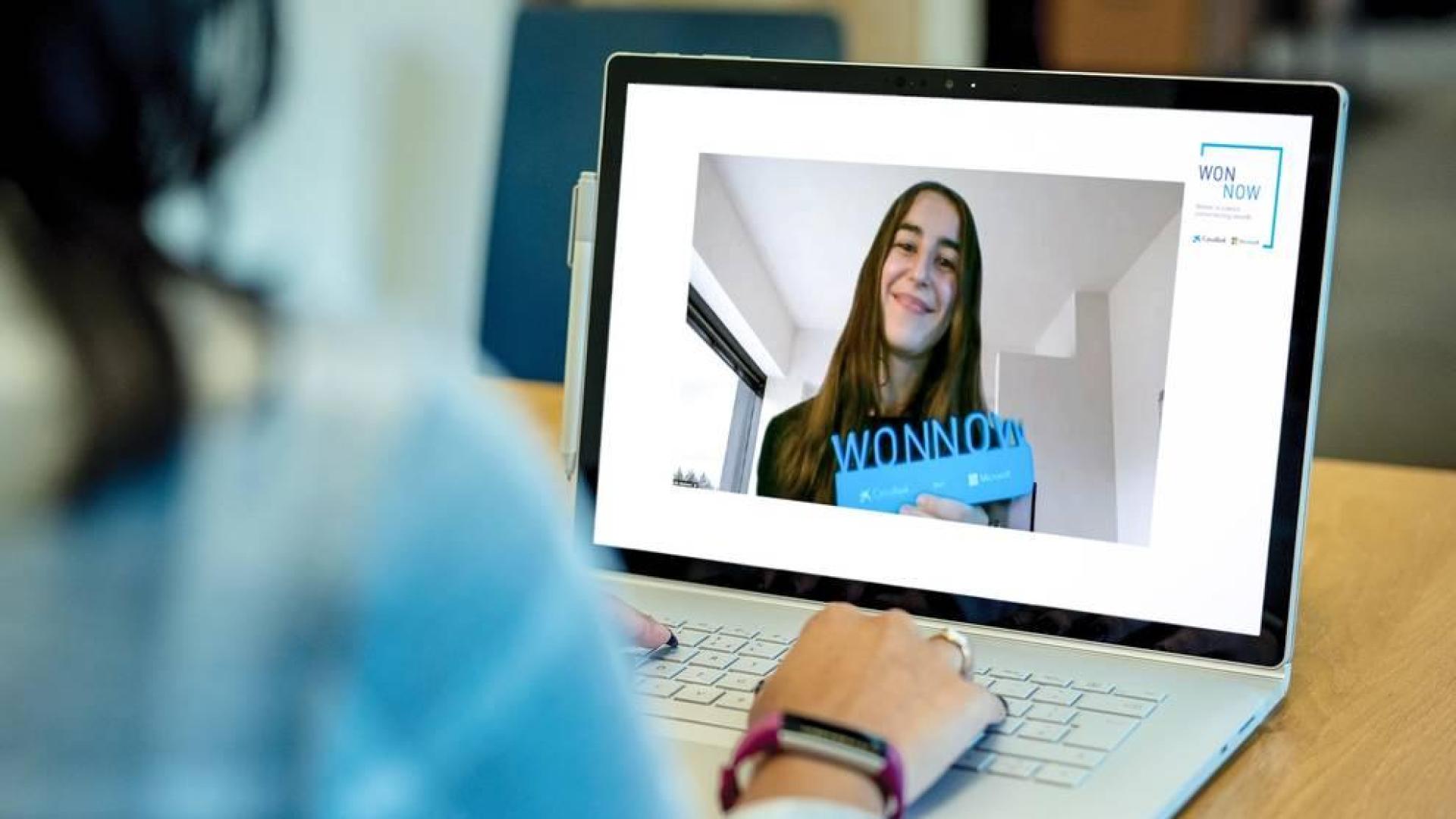 La navarra Amaia Goñi consigue uno de los Premios WONNOW entregados por CaixaBank y Microsoft a las mejores estudiantes de grados universitarios técnicos