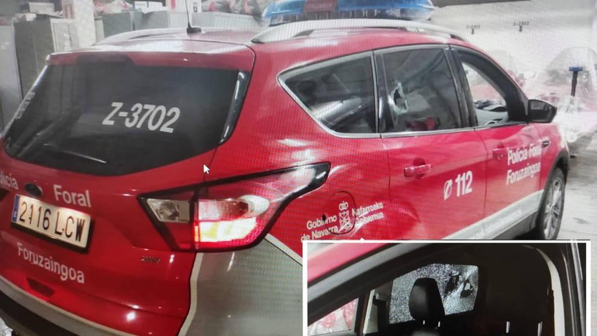 Tiran una botella a un coche de Policía Foral en Etxarri Aranatz