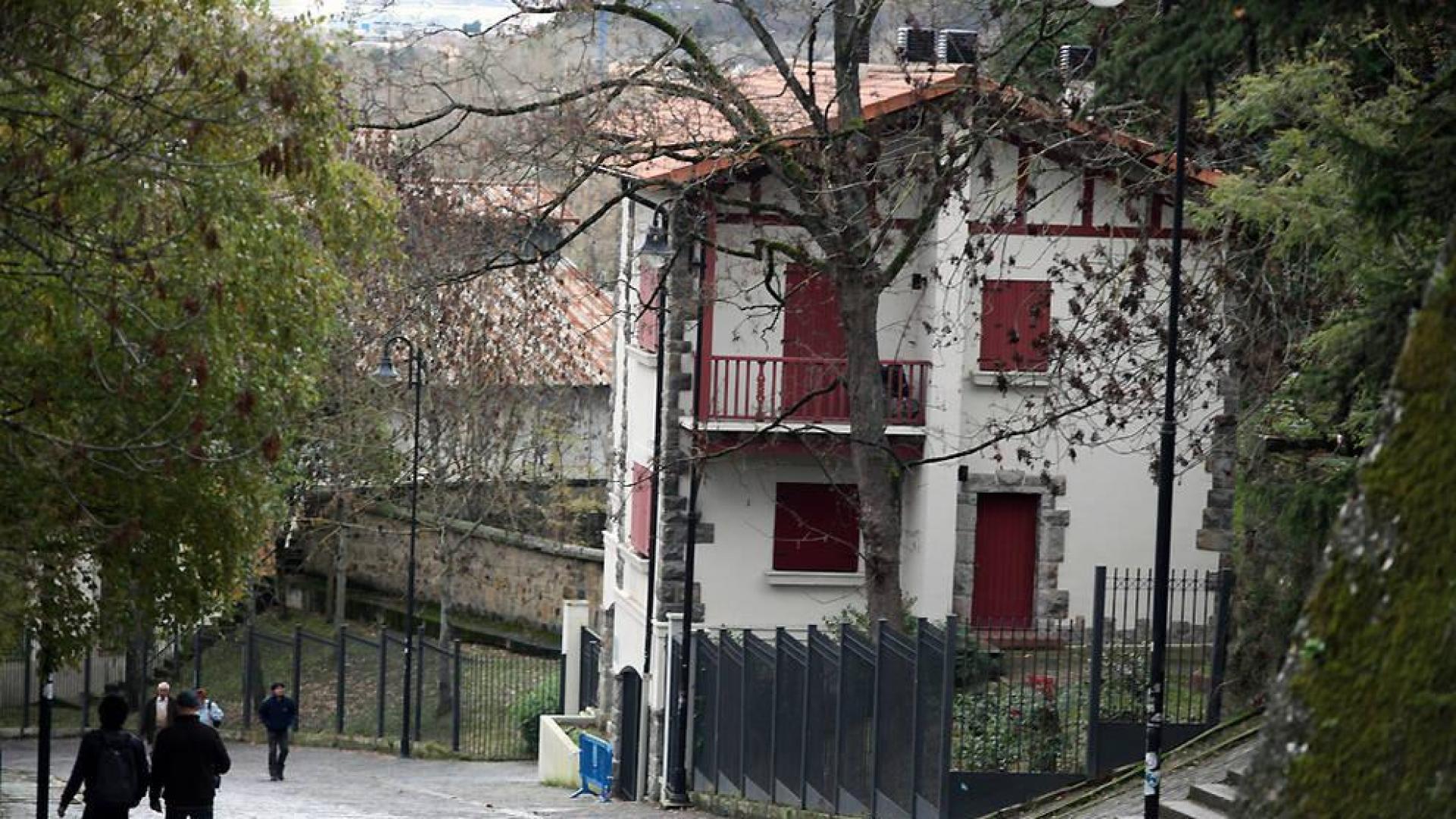 El Ayuntamiento permite que el Gaztetxe se ubique en el Chalet de Caparroso
