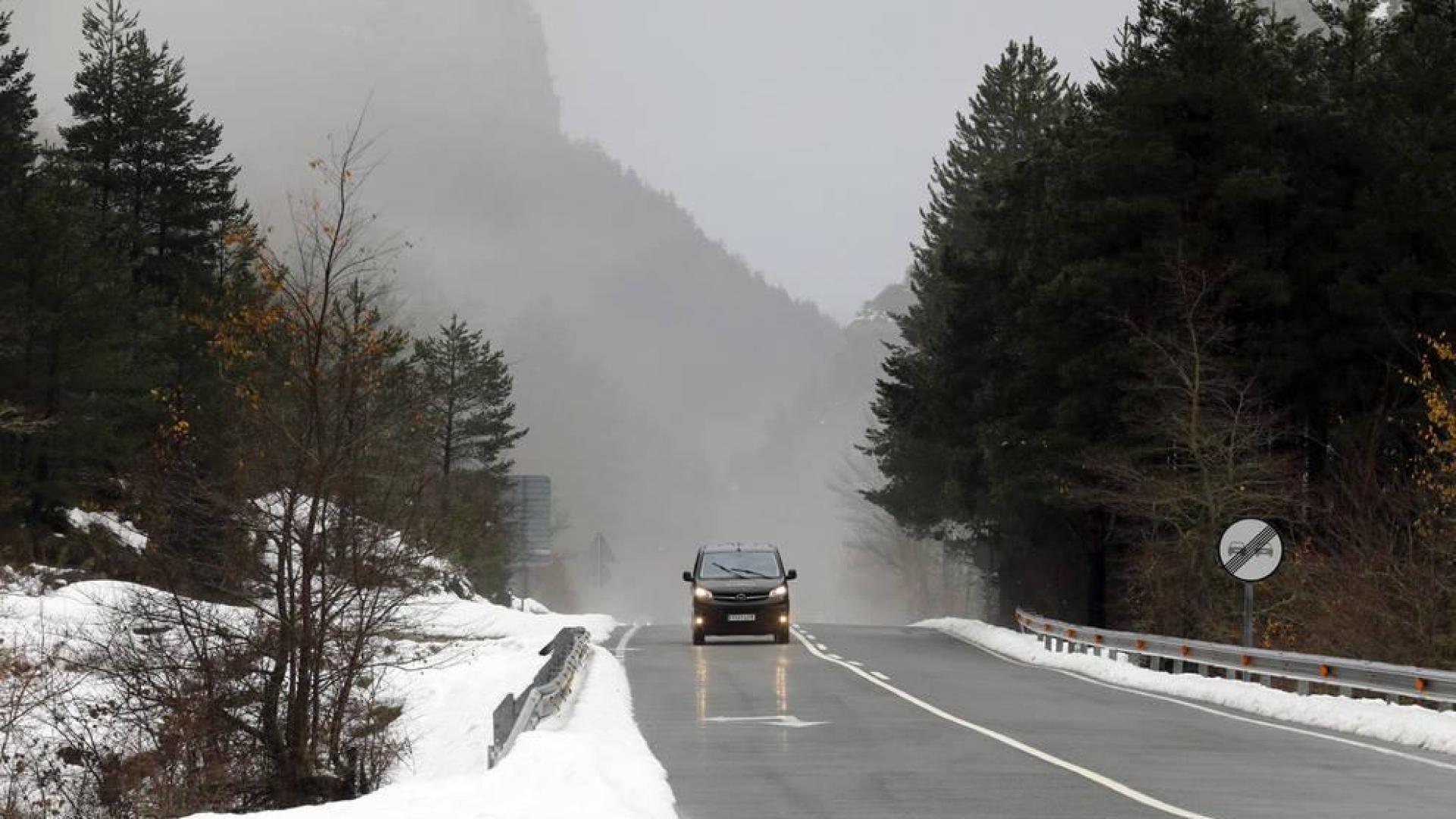 Roncal pide mejorar la atención invernal de carreteras y caminos