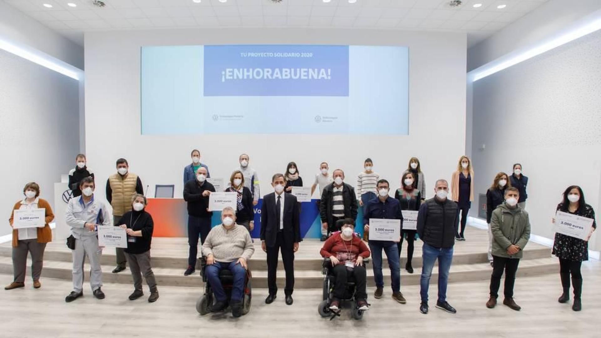 VW Navarra reparte 24.000 euros entre 8 programas sociales