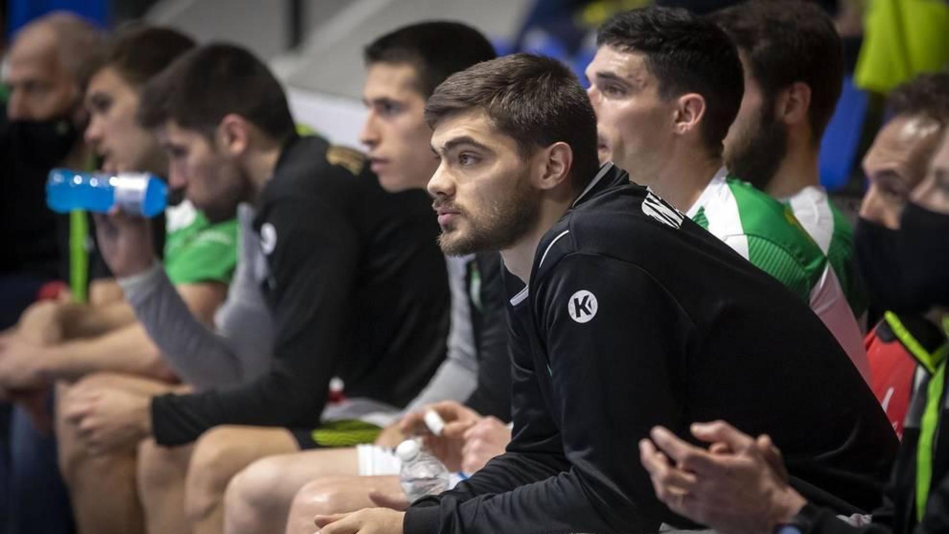 Helvetia Anaitasuna ha ganado 30-25 a Viveros Herol Nava, su cuarta victoria consecutiva que le coloca en sexta posición de la Liga Sacyr Asobal.
