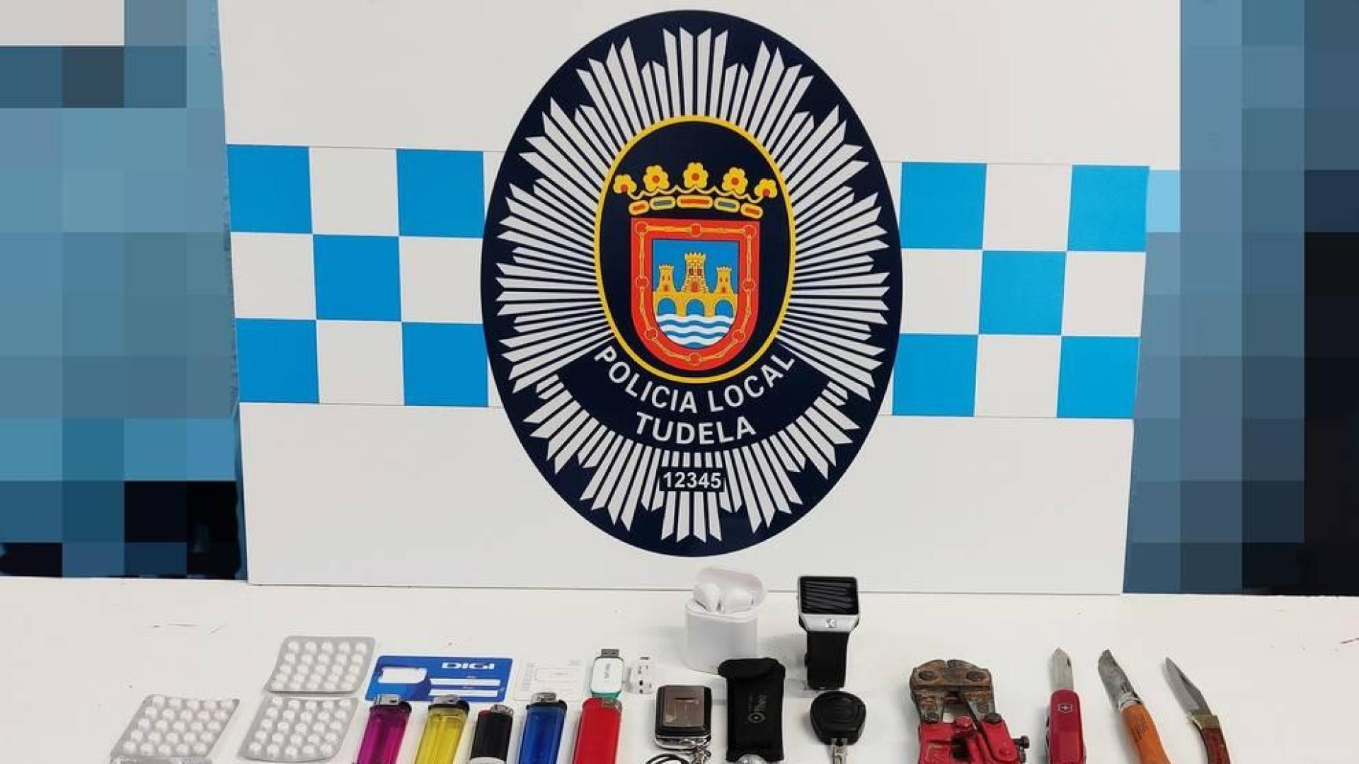 Sorprendidos al tratar de entrar en una vivienda tras robar en varios coches