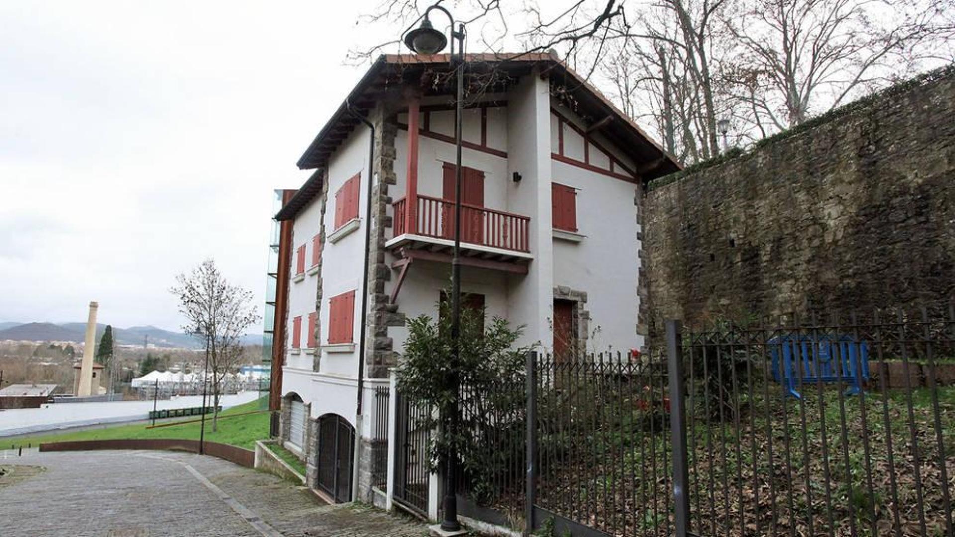 UPN exige revocar la cesión del chalé de Caparroso