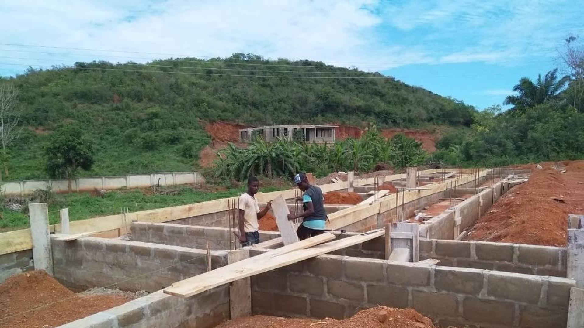 Ex alumnos de Baztan impulsan un proyecto solidario con Ghana