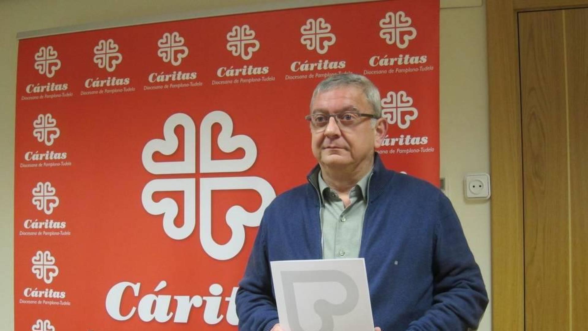 Cáritas alerta de la "exclusión telemática" de la administración a migrantes