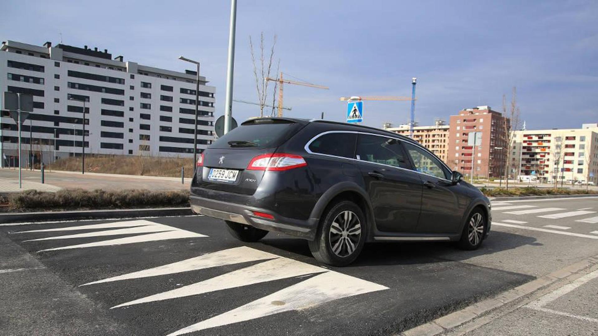 En la imagen, uno de los que  se ha colocado en la avenida Valle de Egüés, junto a las instalaciones deportivas del soto de Lezkairu.