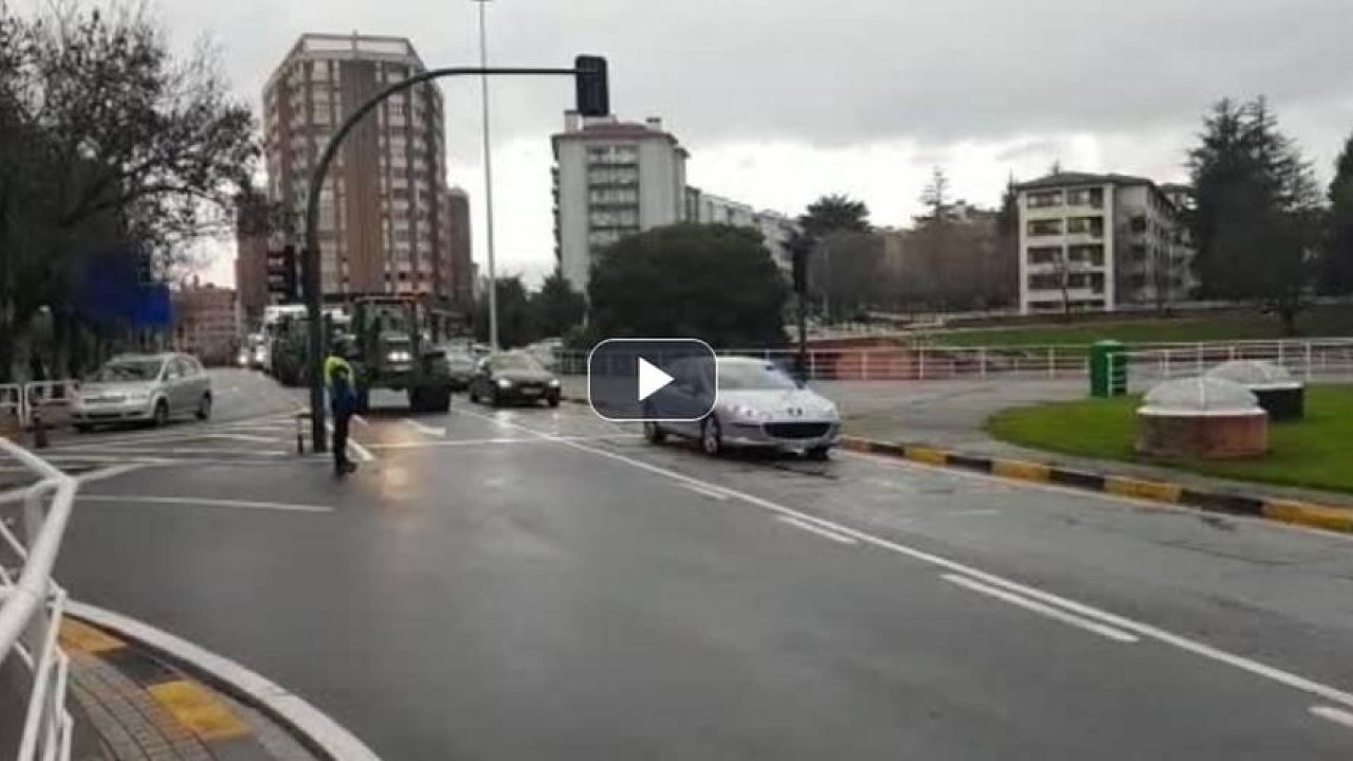 Camiones, tractores y taxistas protestan en Pamplona