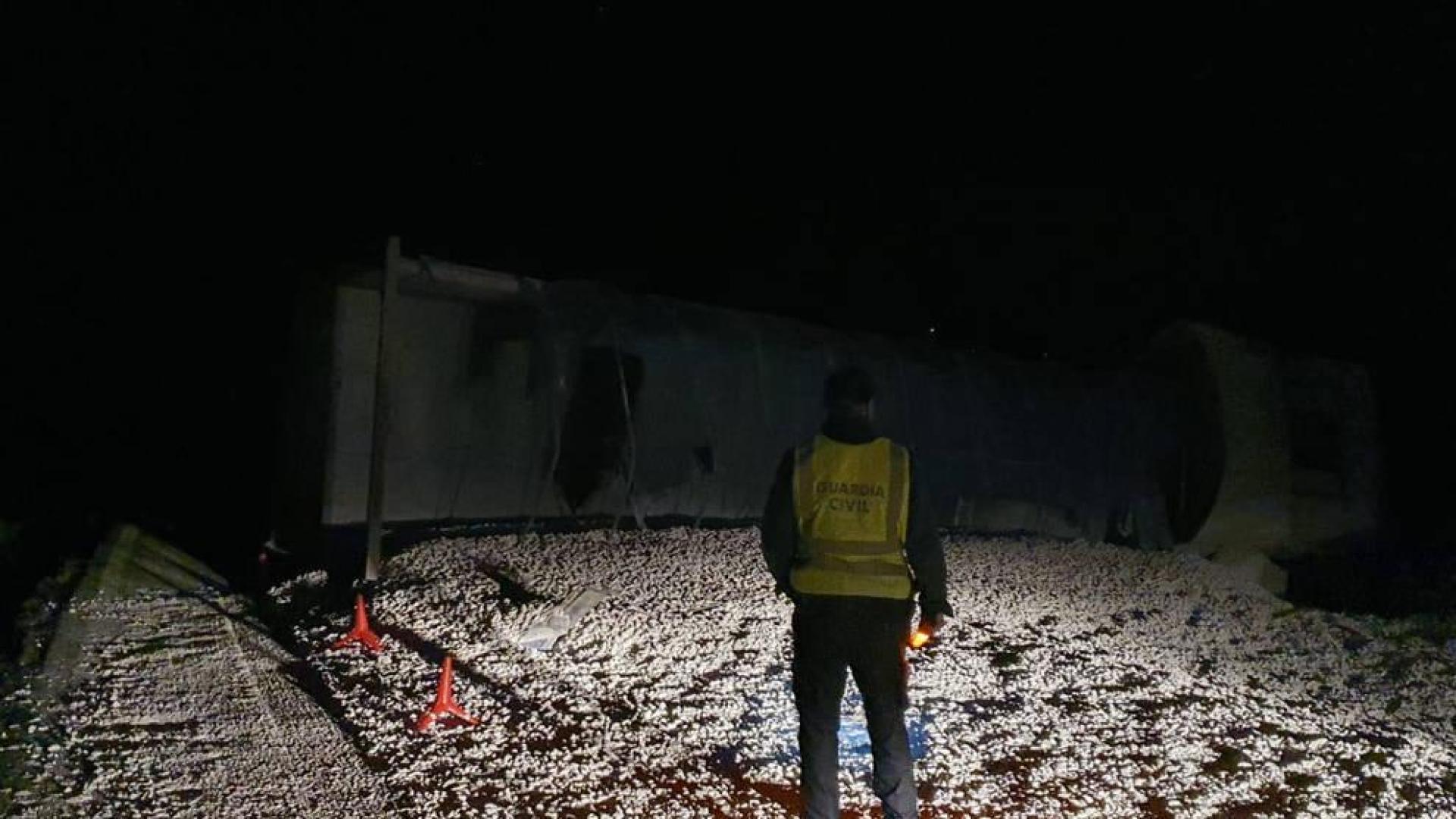 Cortado el acceso a Carcastillo por la NA-8604 por el vuelco de un camión