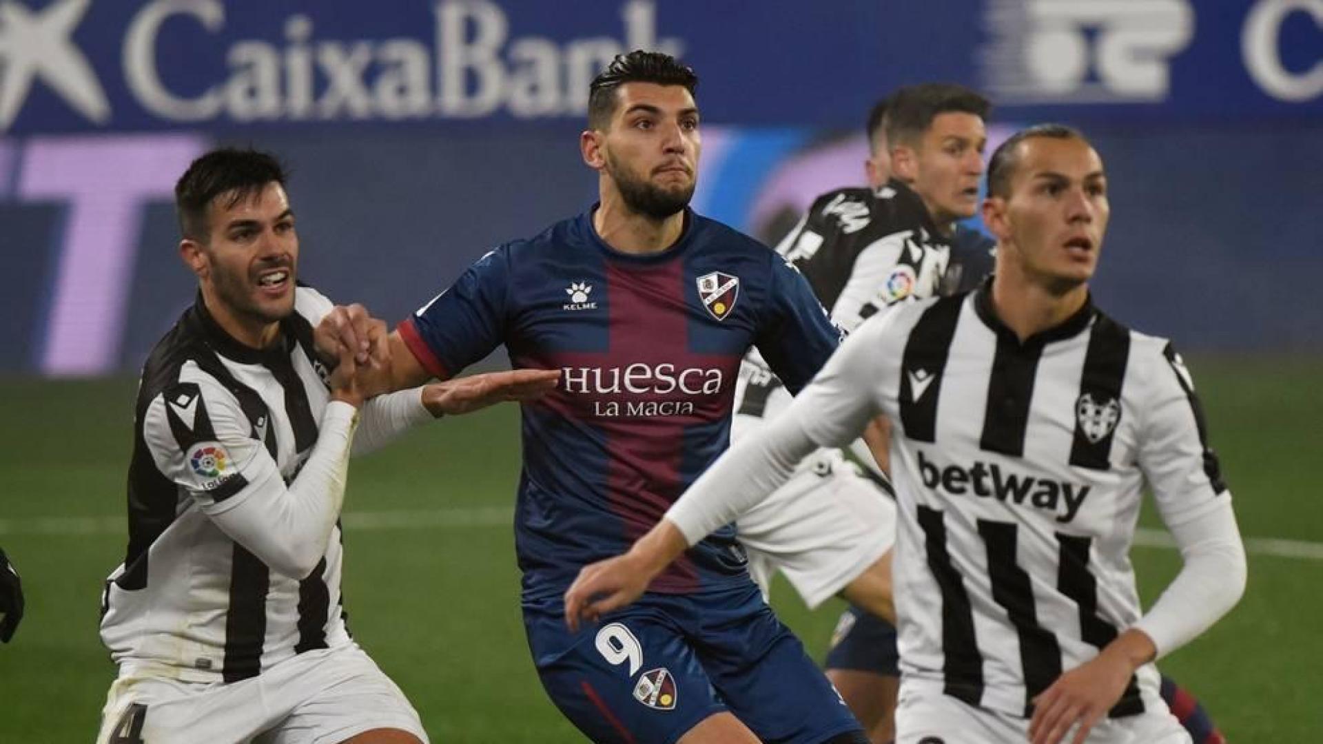 Un empate insuficiente para Huesca y Levante