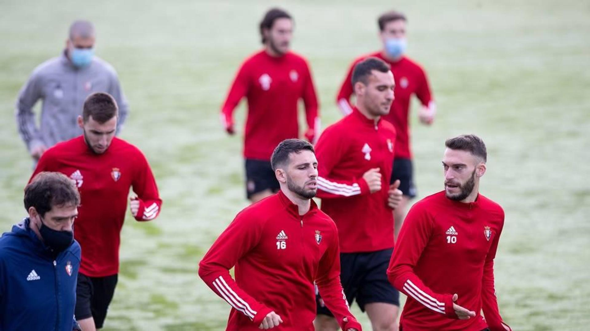 Osasuna entrena antes de descansar en Navidad