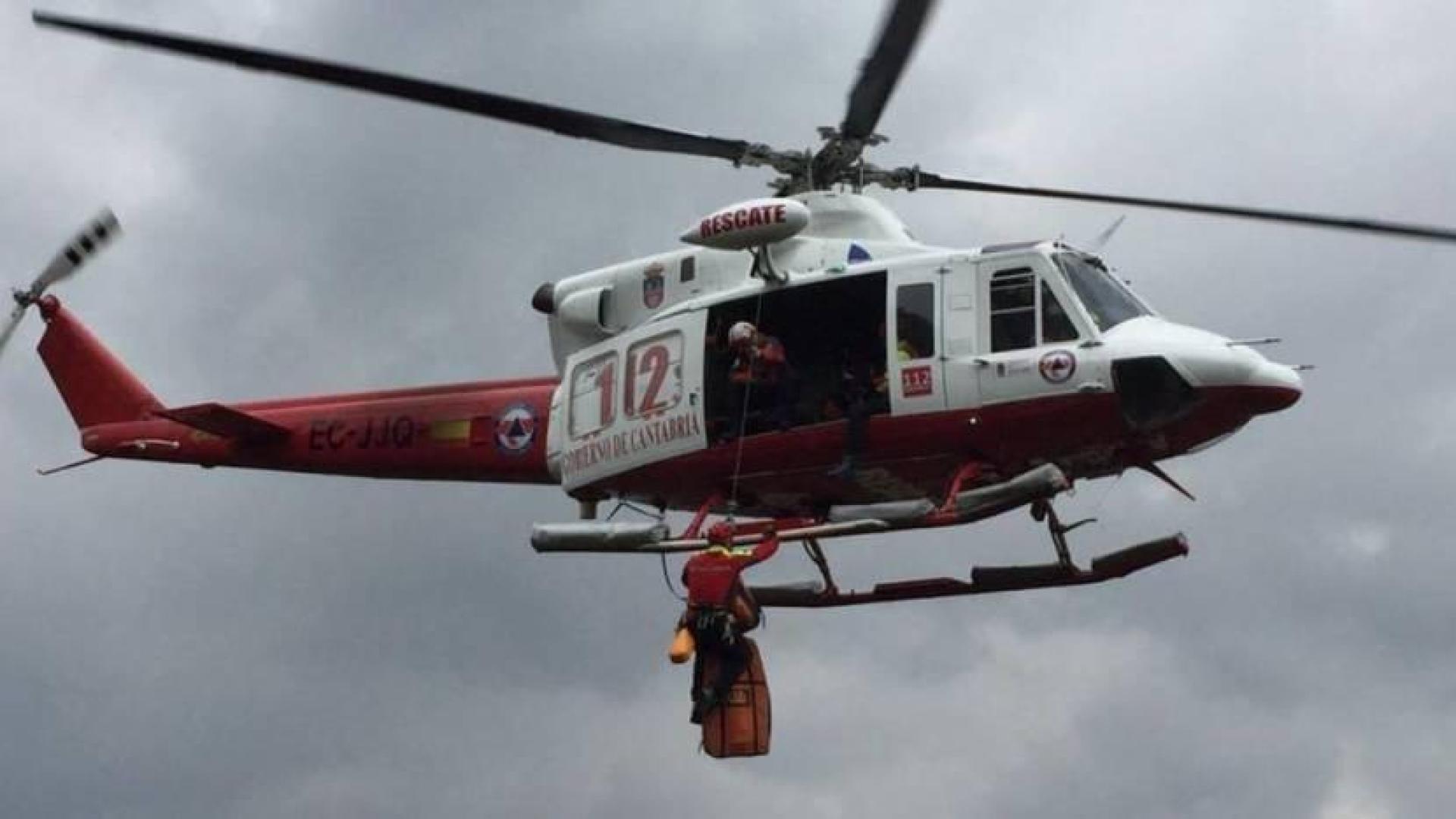 Rescatan una familia con un niño de 6 años perdida en el monte