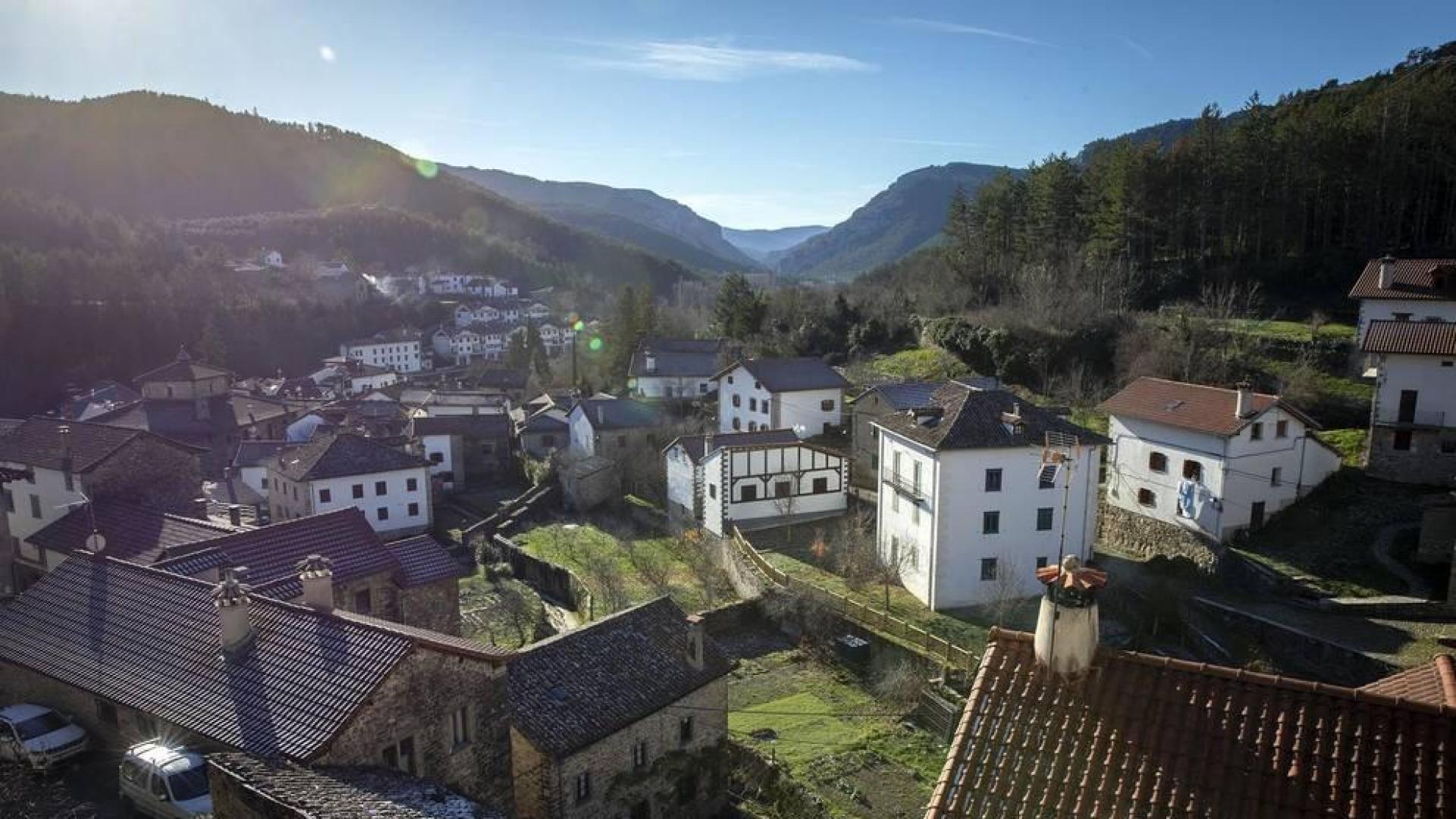 Calles, paisajes, rincones y todas las vistas posible de Roncal, localidad del pirineo navarro.