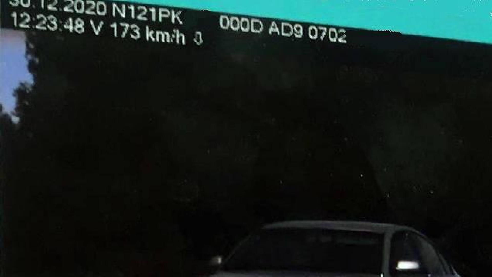 Denunciado por circular a 173 km/h en la N-121 y con un niño de 3 años sin sujeción