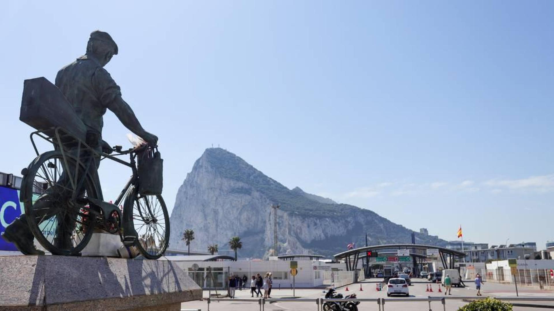 El PE aprueba la exención de visados en ley que llama "colonia" a Gibraltar