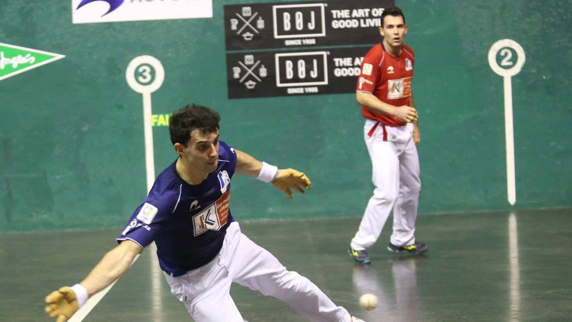 Altuna y Jaka, durante un partido del Campeonato del cuatro y medio