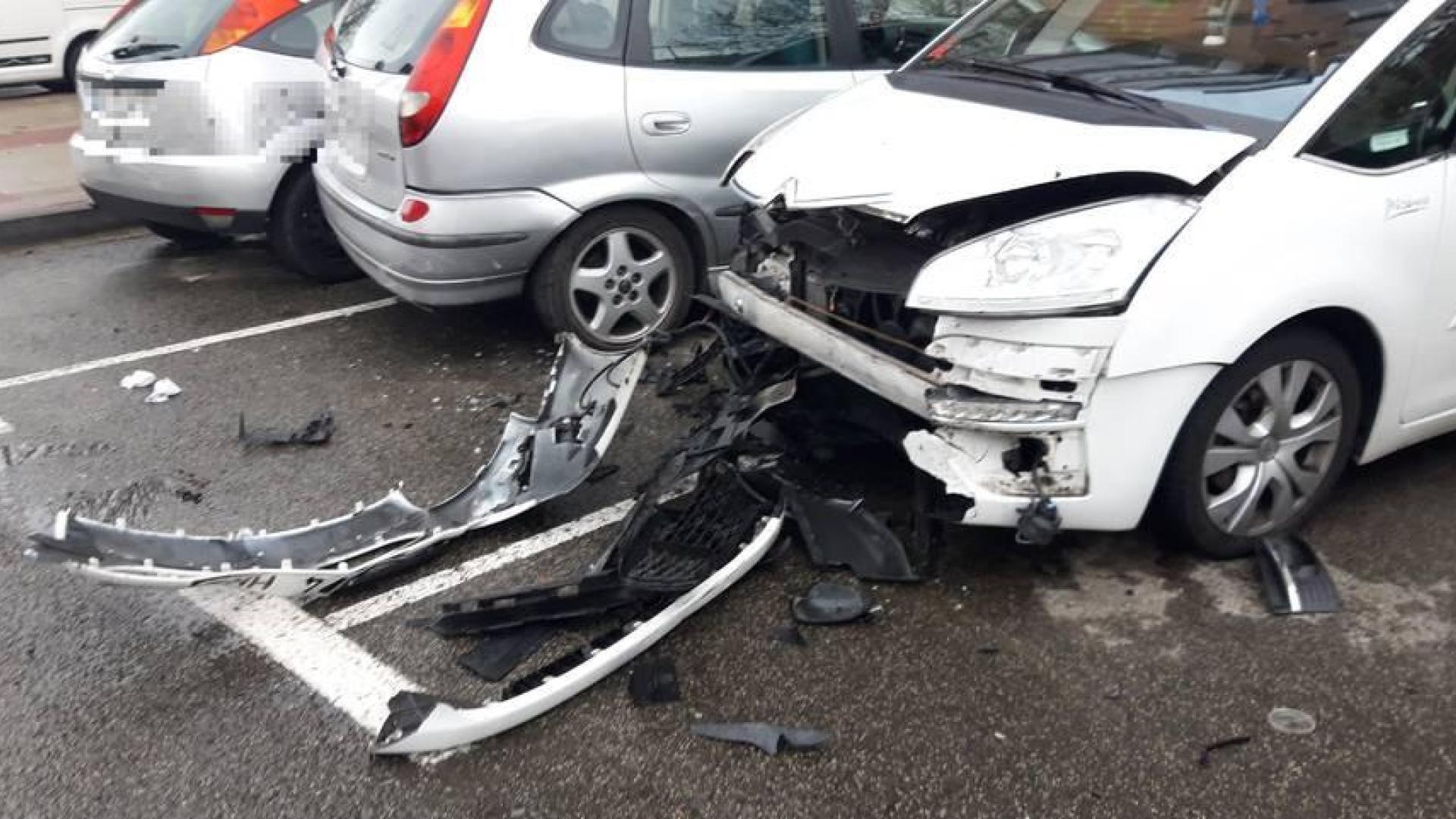 Denunciado por conducir ebrio y chocar contra tres vehículos en Pamplona