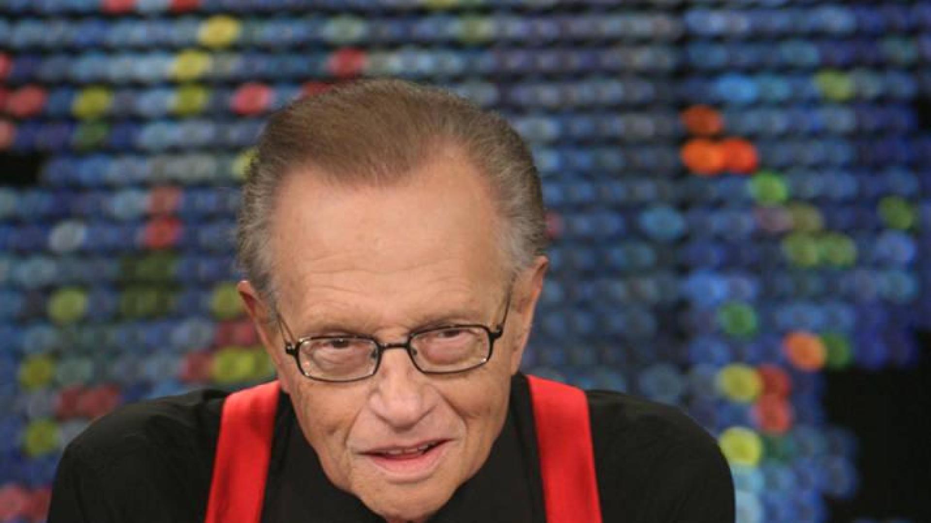 El presentador Larry King, ingresado tras contraer el coronavirus