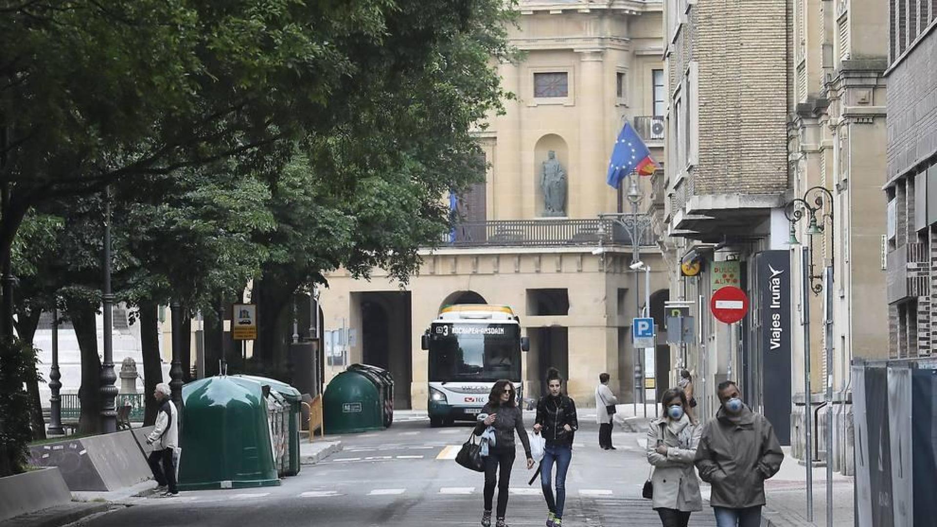 Este sábado se las iniciado la peatonalización del paseo Sarasate, con los cambios de tráfico y modificación de las paradas de villavesas.