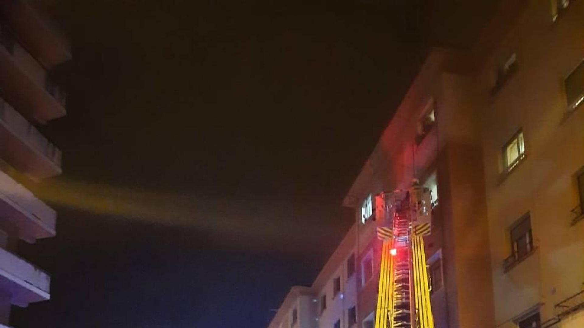 Encarcelado por agredir a su exnovia y provocar un incendio en la vivienda