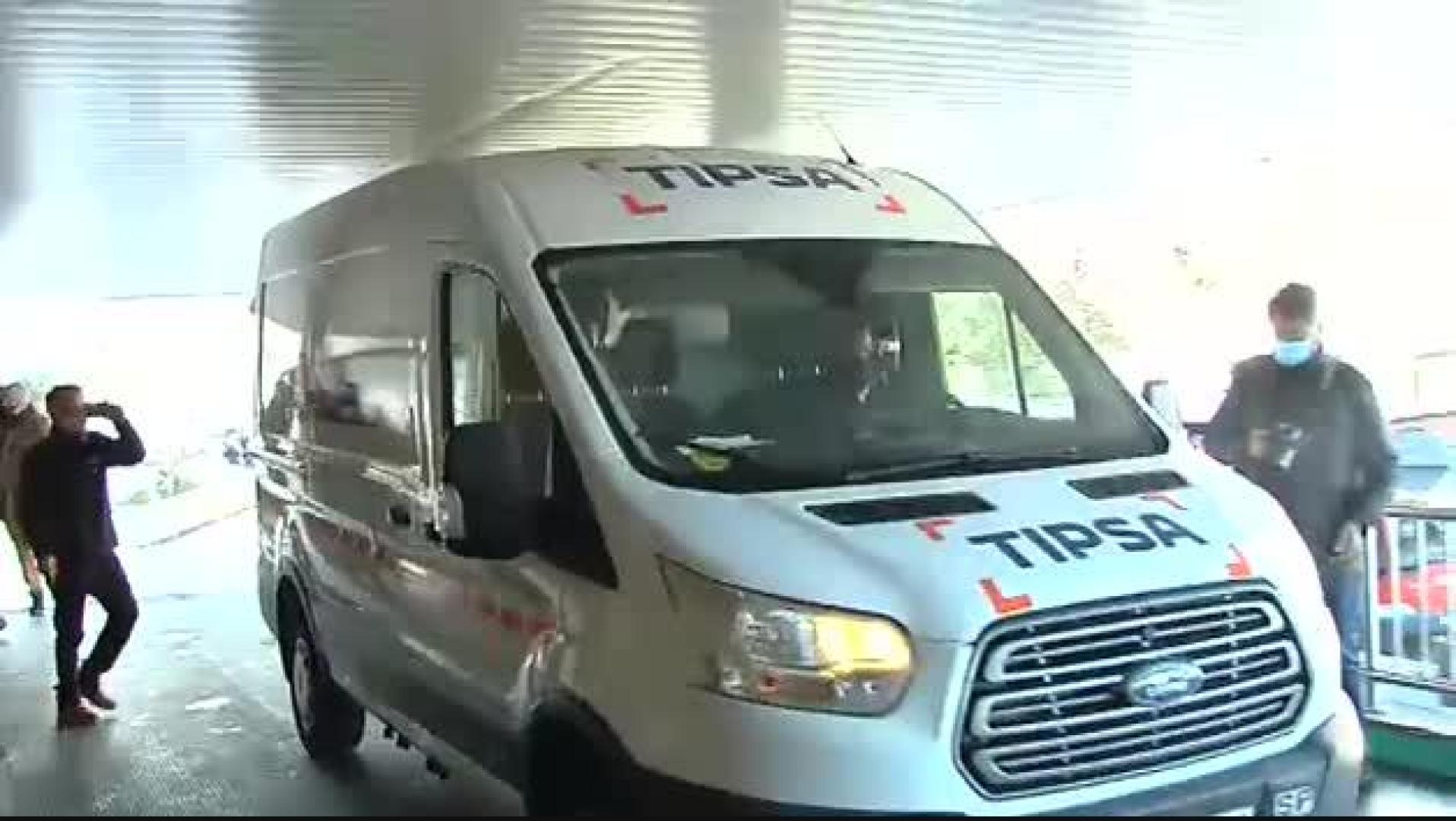 Vídeo: Comienza la distribución de las primeras vacunas de Moderna llegadas a España