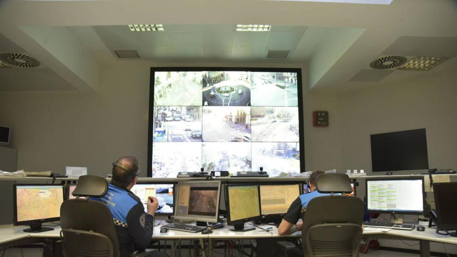 El Ayuntamiento mejora los equipos de control de tráfico del CECOP