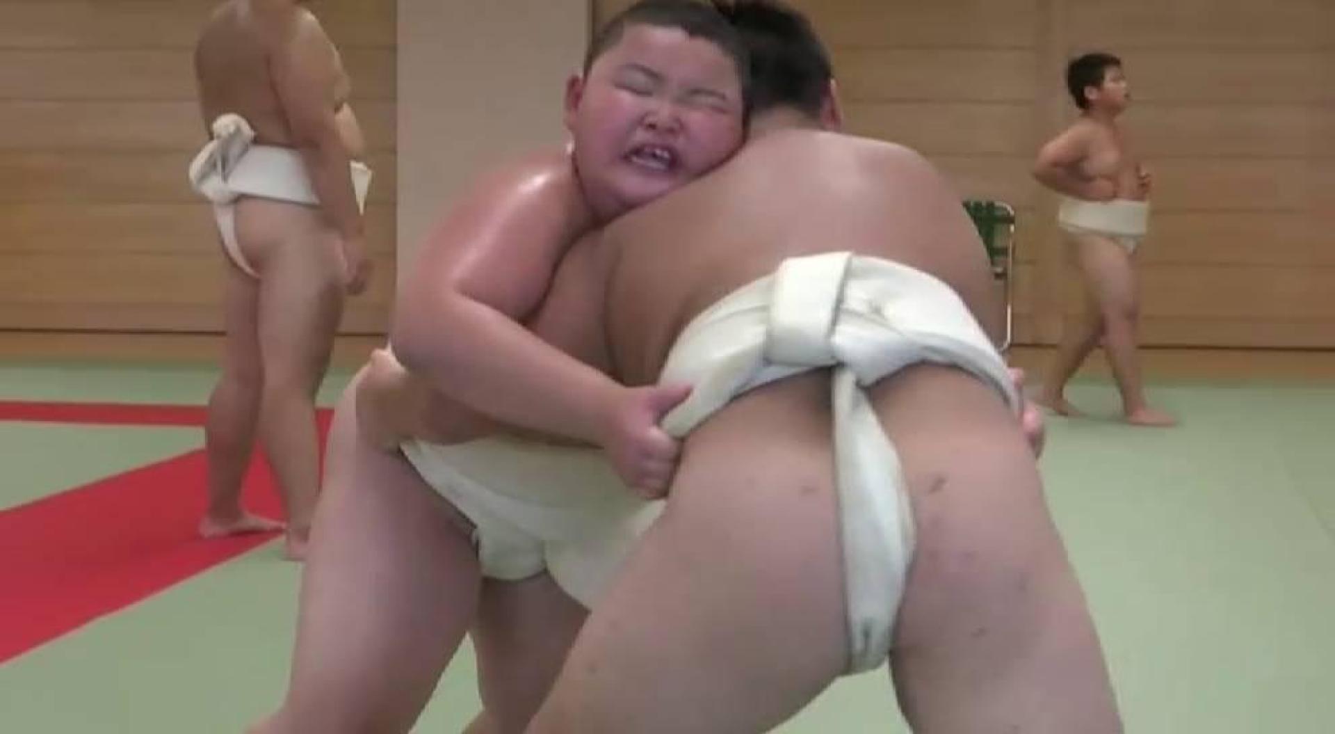 El niño que sueña con ser campeón de sumo