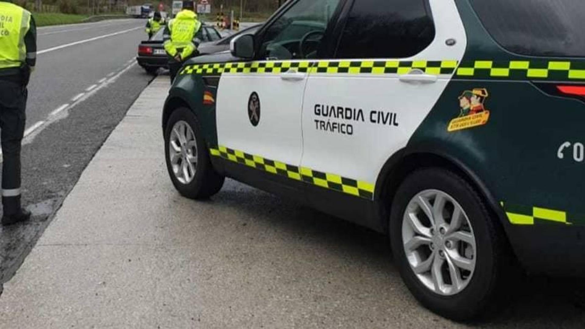 La Guardia Civil detiene a una persona por tráfico de drogas cuando realizaba un control de alcoholemia