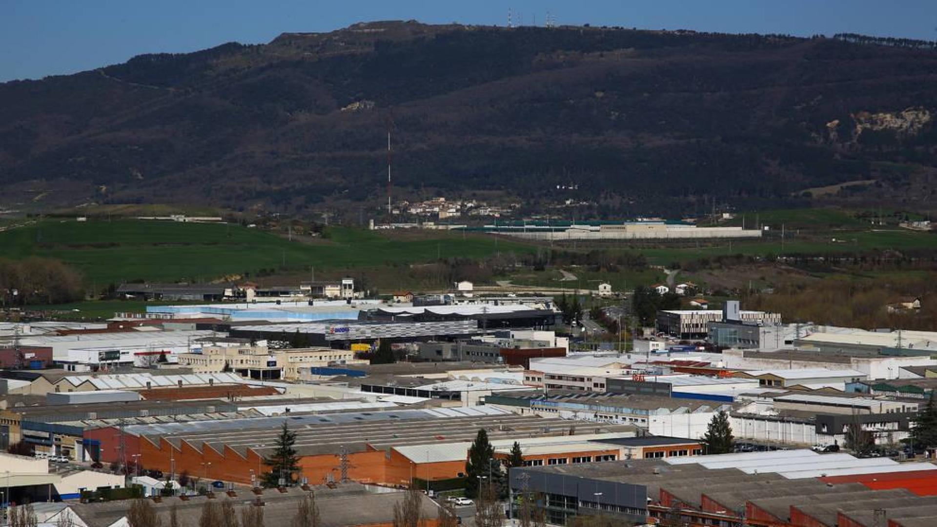 Las medidas del Gobierno central afianzan el parón del sector auto