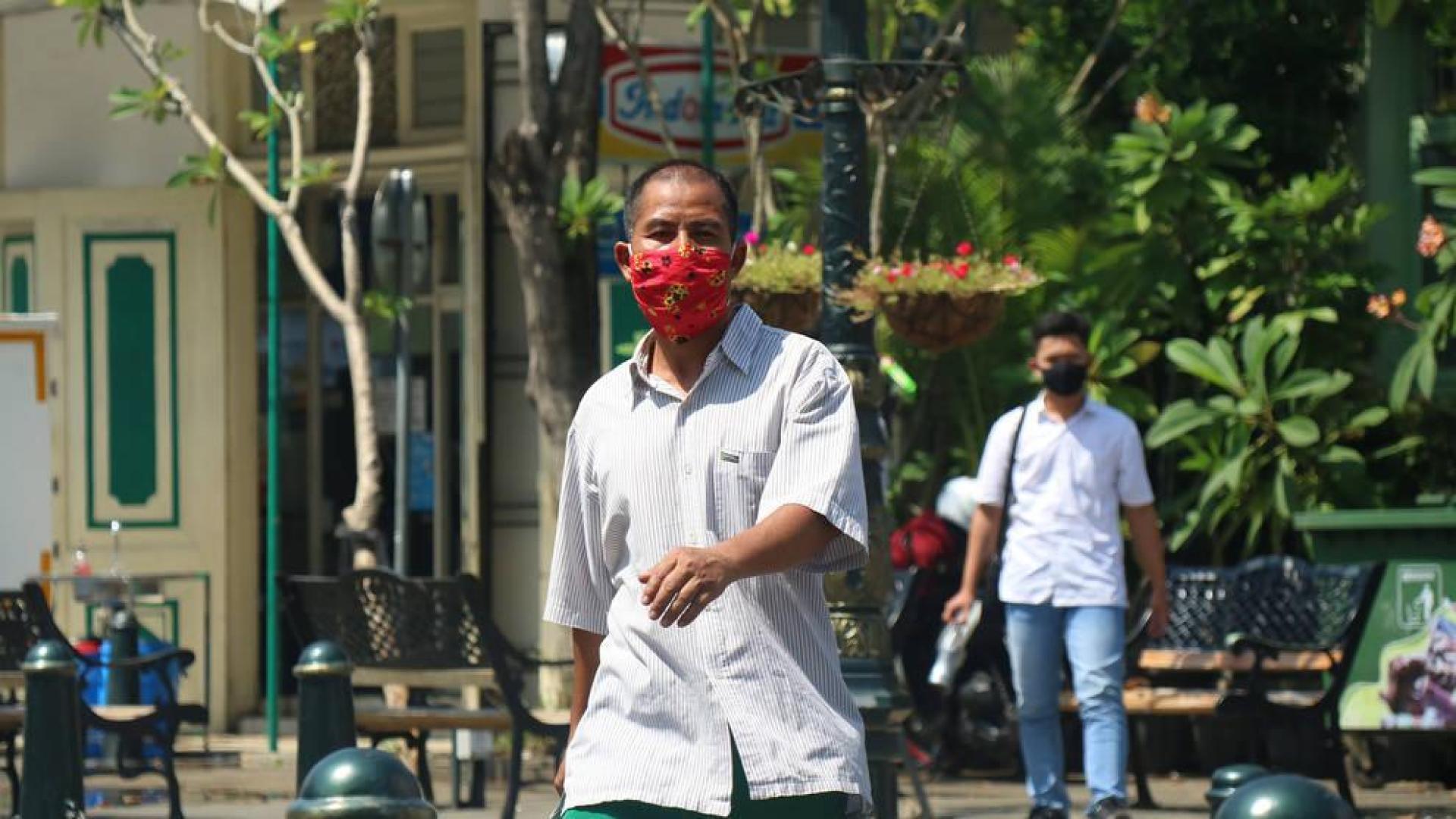 Flexiones, la multa para quienes no llevan ni mascarillas ni dinero