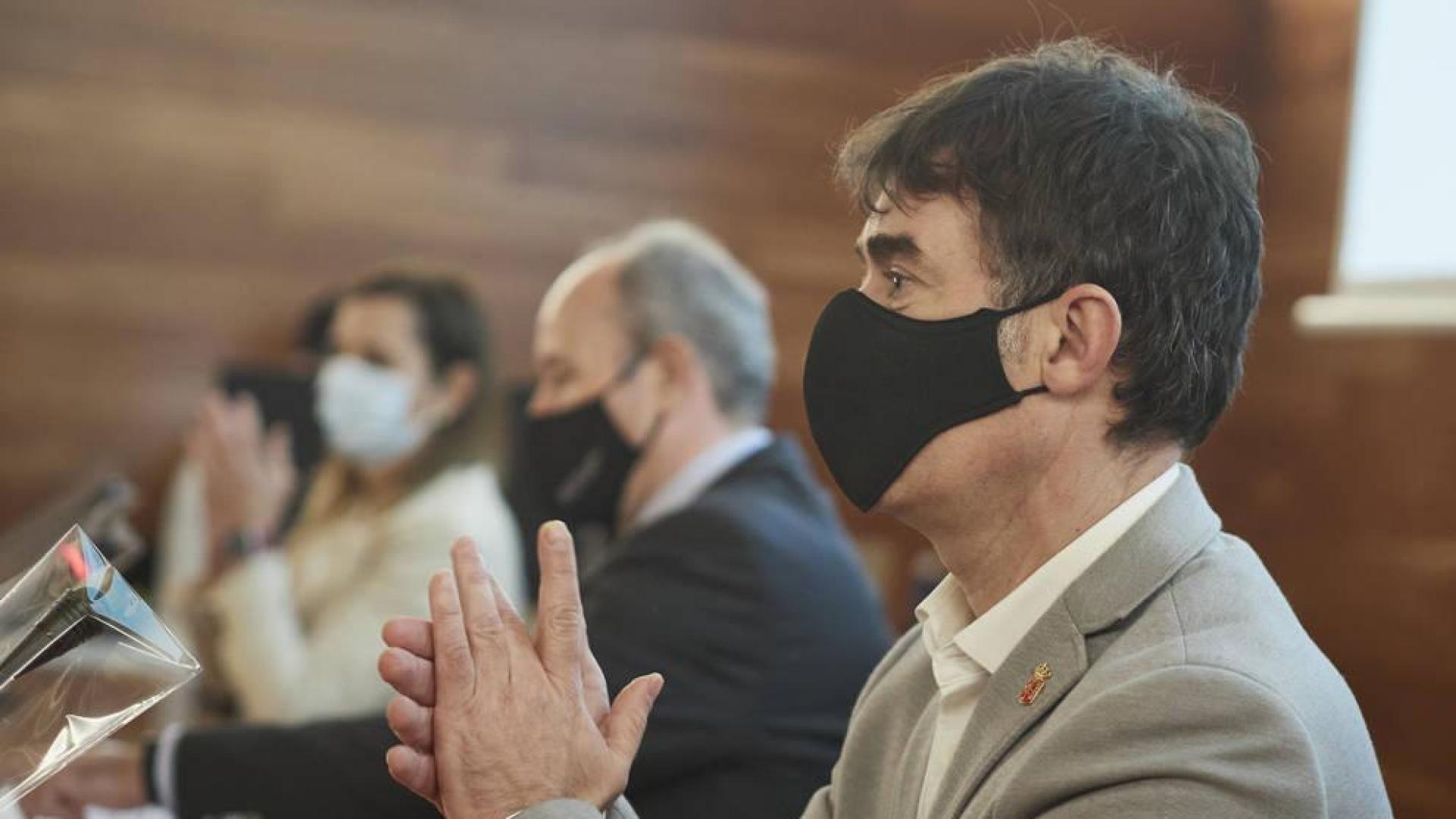 Eduardo Santos reitera que Ayerdi dimitirá si tiene la condición de investigado