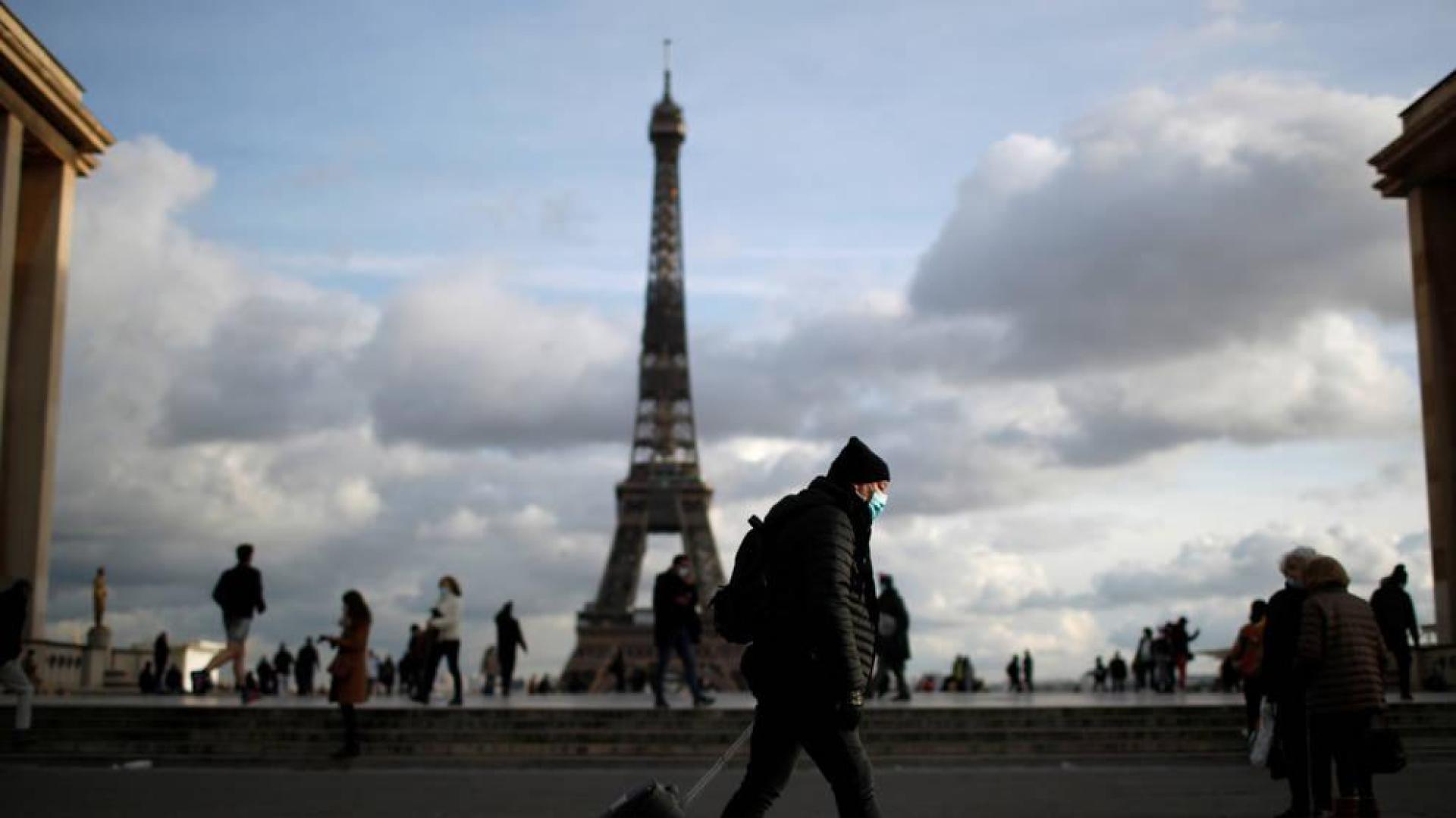 Los viajeros europeos que lleguen a Francia deberán aislarse durante 7 días y presentar un test PCR negativo