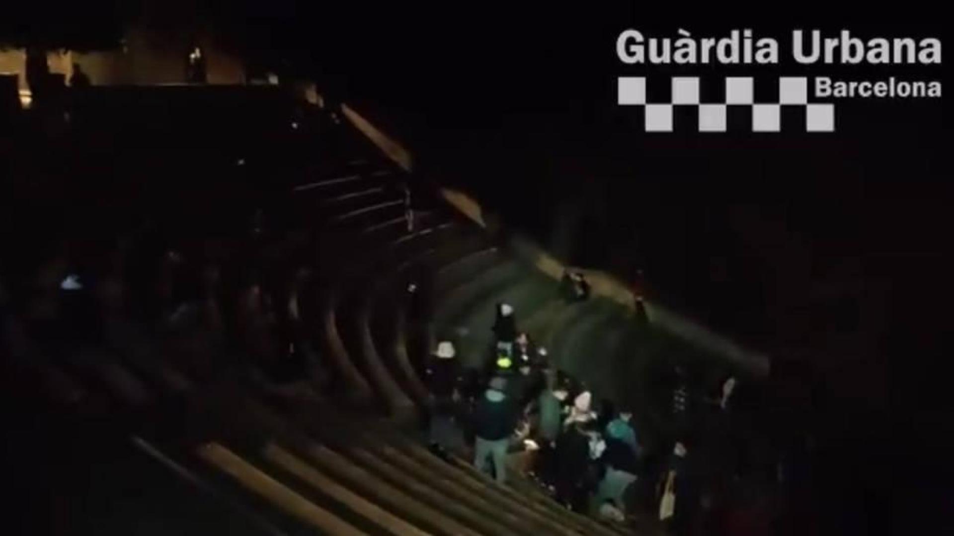 Denunciadas 140 personas en una fiesta en el teatro Grec de Barcelona