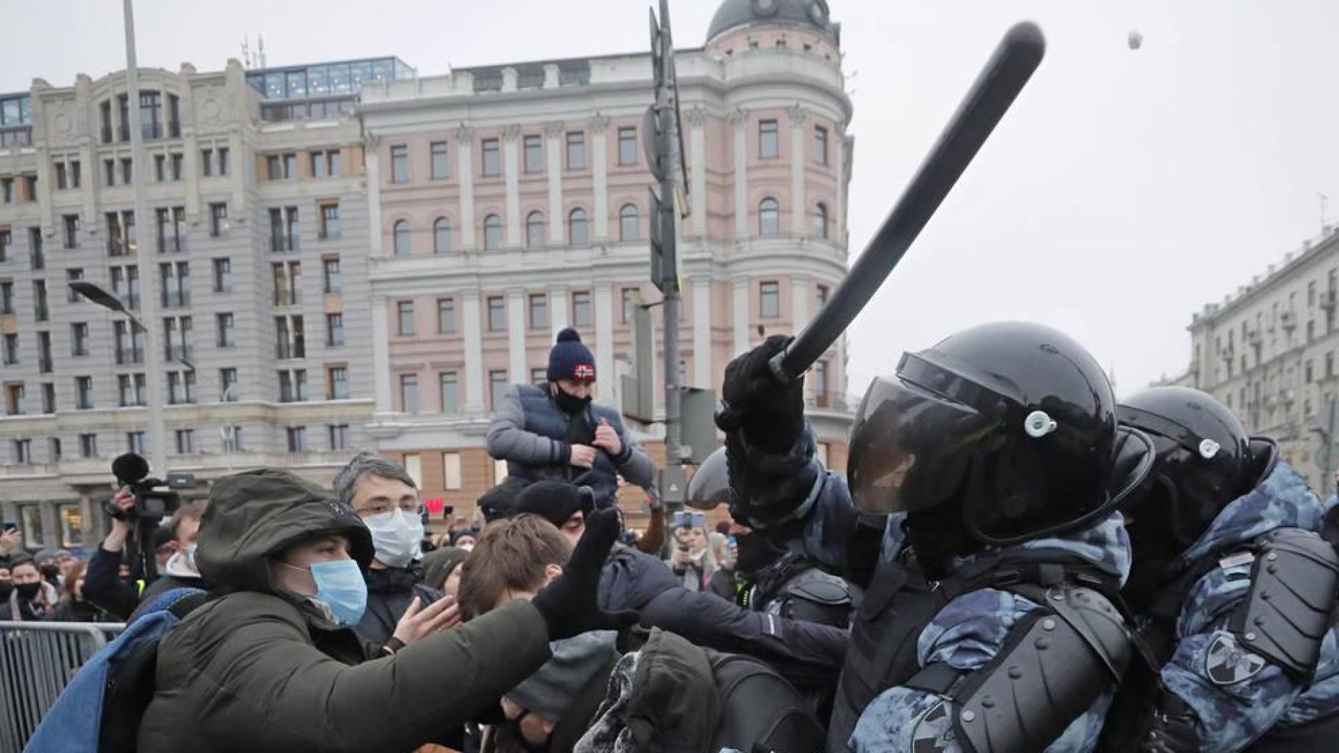 Casi 3.300 detenidos durante las protestas en apoyo a Navalni