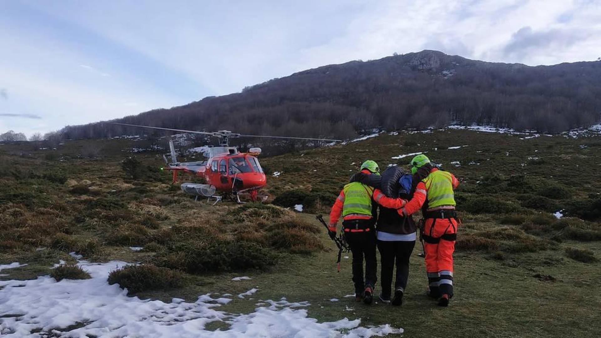 Rescatadas dos mujeres tras lesionarse el tobillo en los montes Ioar y Saioa