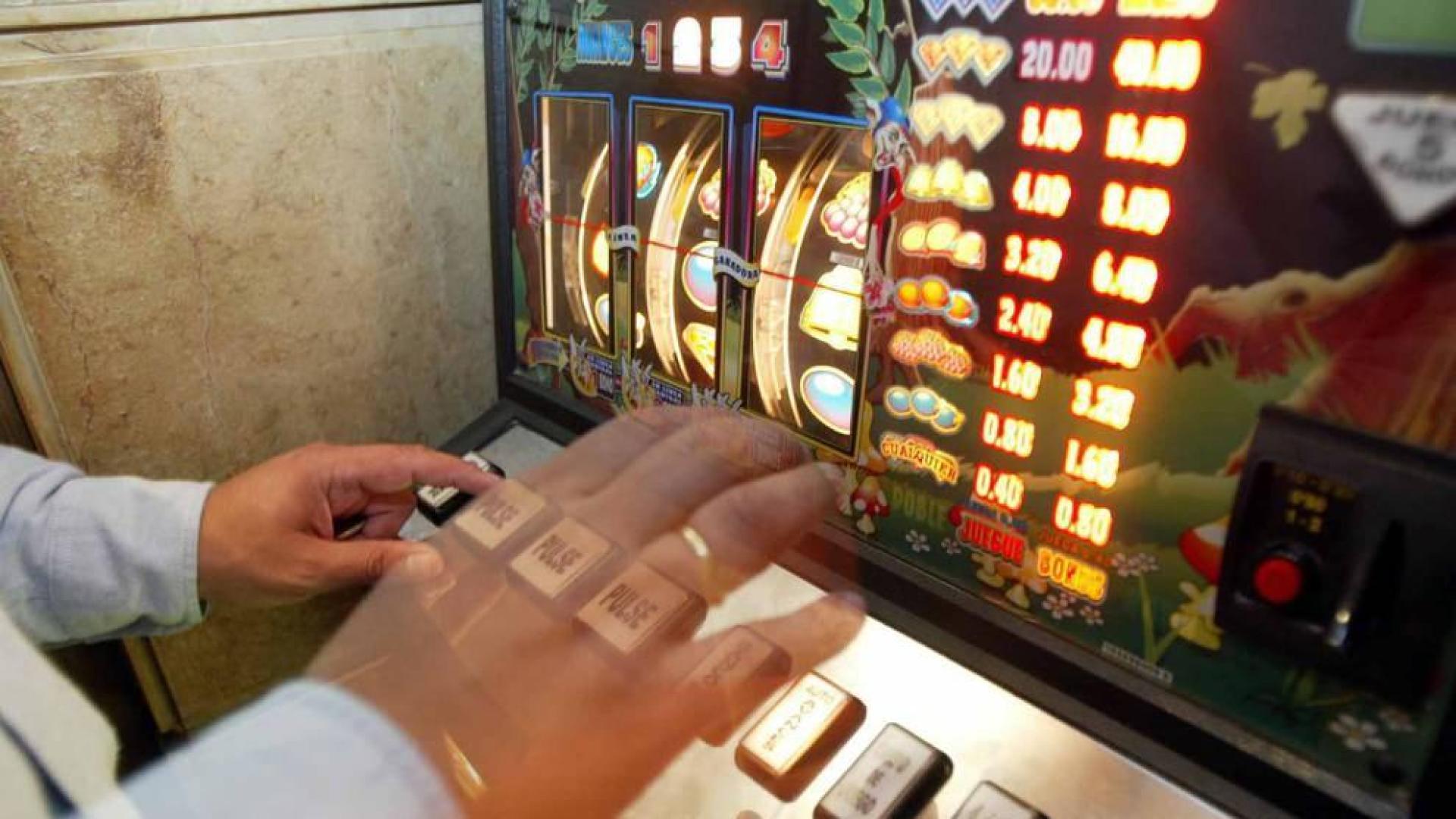 Detenido por dejar a su sobrina de 2 años en el coche para ir a una sala de juegos