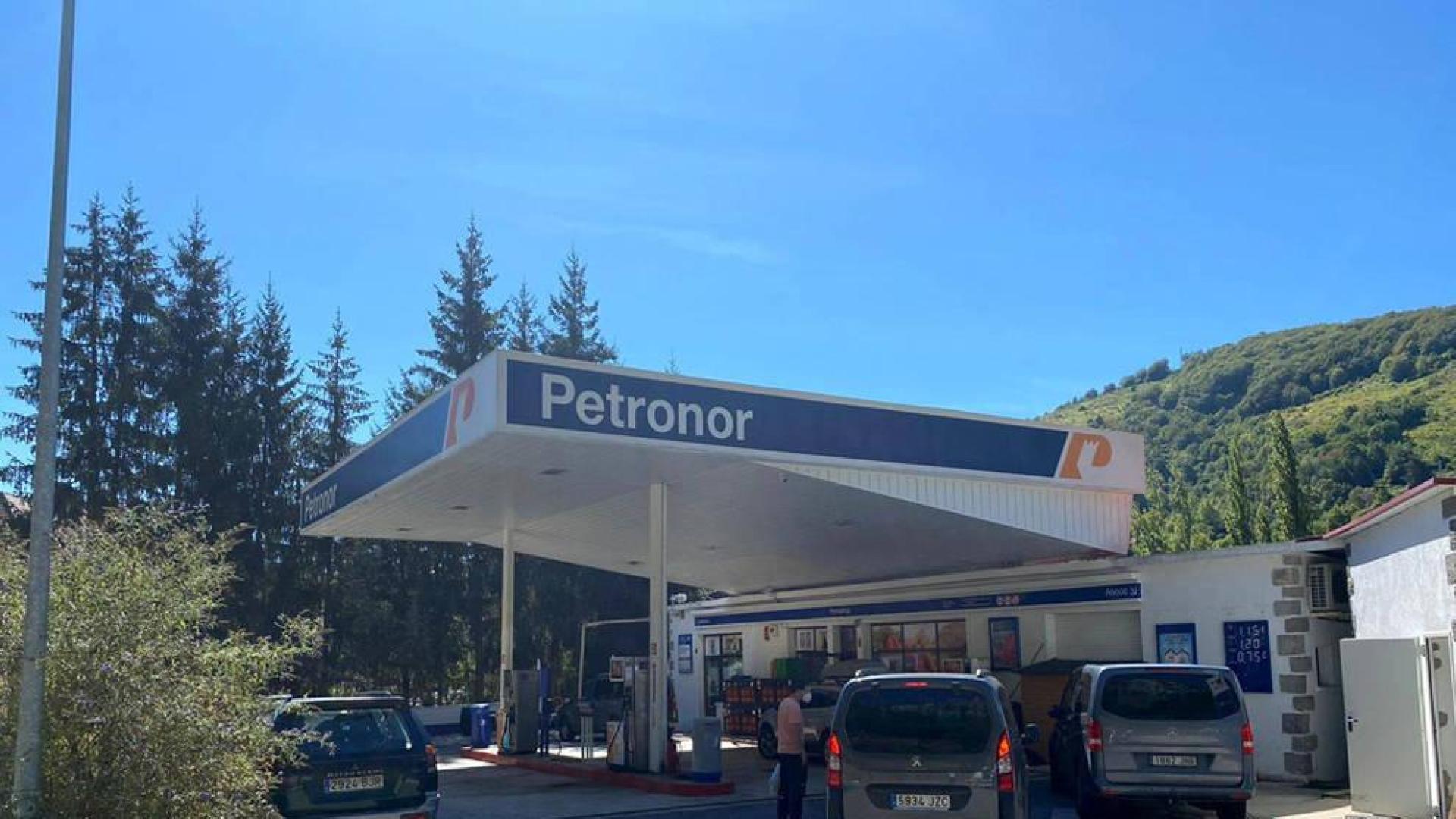 Un nuevo acuerdo da futuro a la gasolinera de Aribe