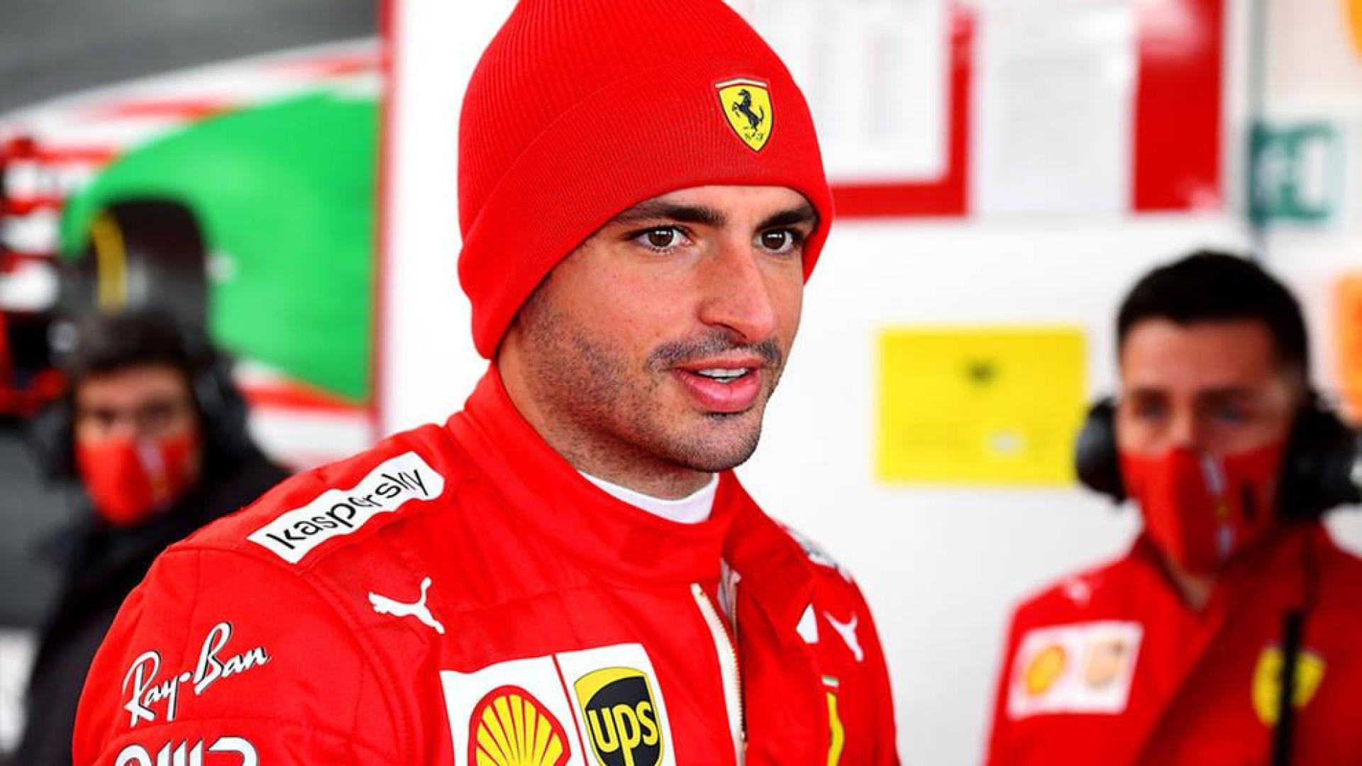 Carlos Sainz ha debutado como piloto de Ferrari al empezar las pruebas a bordo del monoplaza SF71H de 2018