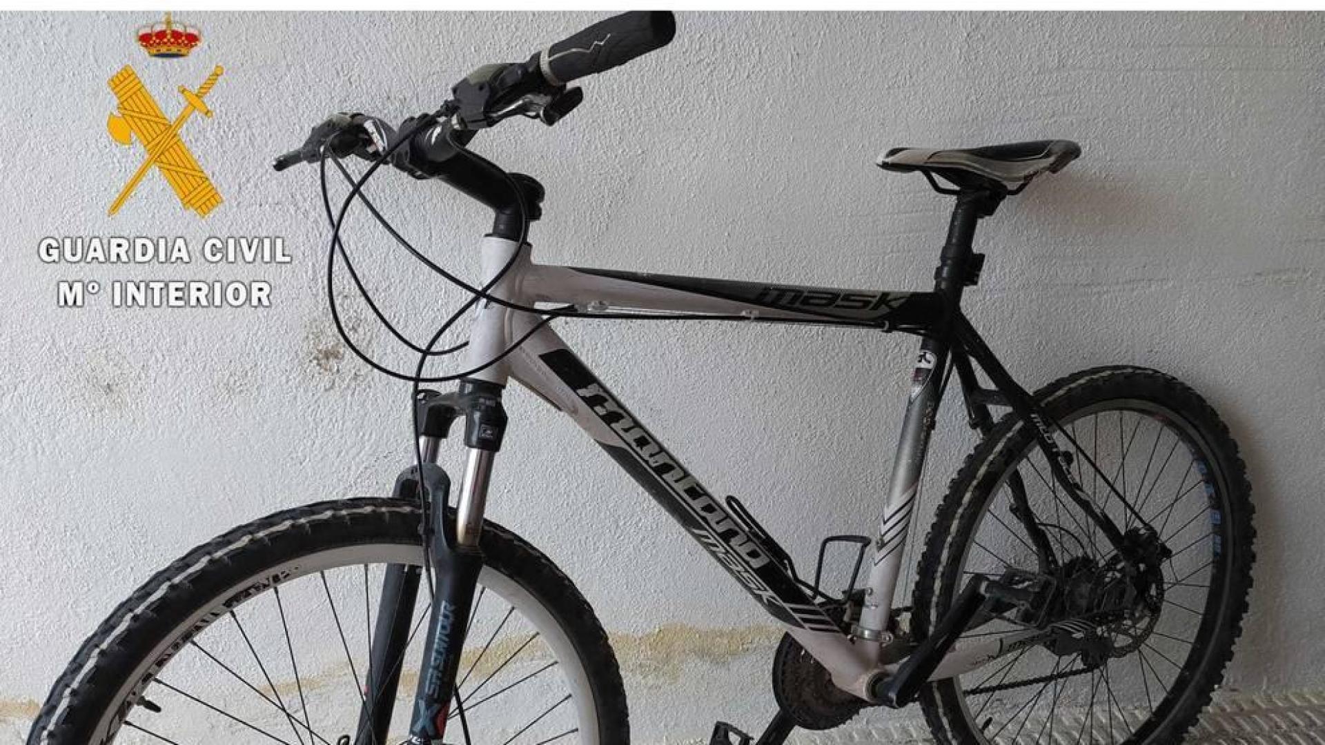 Detenido en Viana un hombre de 36 años por robar de tres bicicletas y un reloj