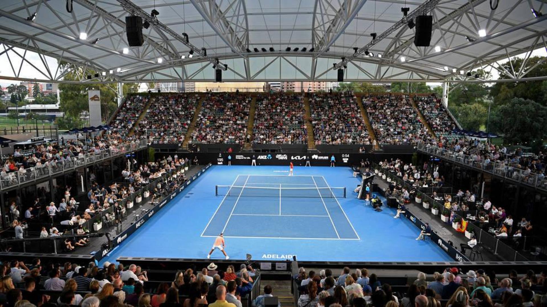 Rafa Nadal se impone al austriaco Dominic Thiem en la exhibición de Adelaida