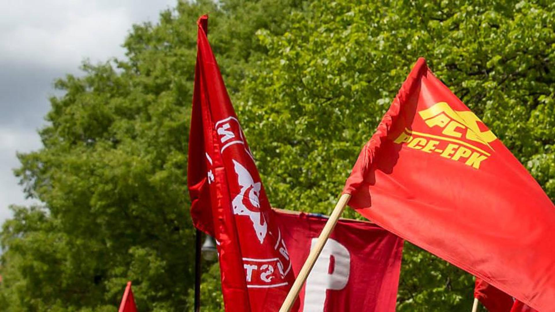 Banderas del PCE en una manifestación en Pamplona.