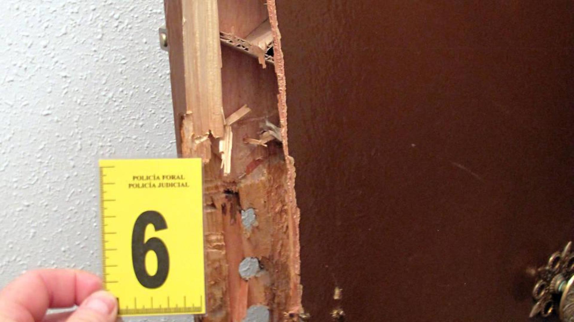 Tres detenidos por robar electrodomésticos y muebles en una vivienda