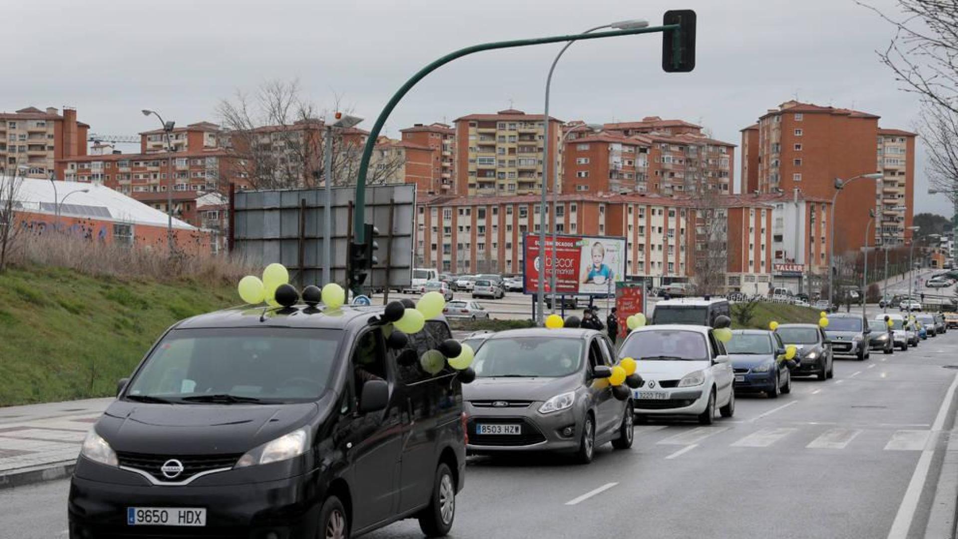 La caranava, tras salir de la UPNA.