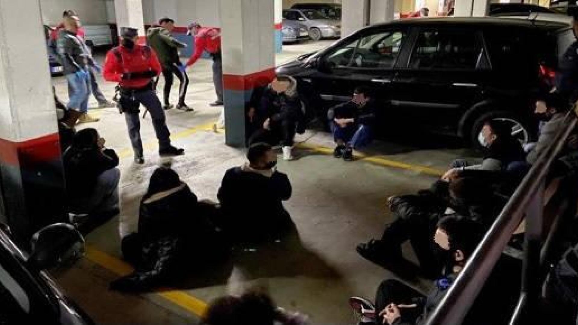 21 denunciados por un botellón con drogas en un garaje en Zizur Mayor