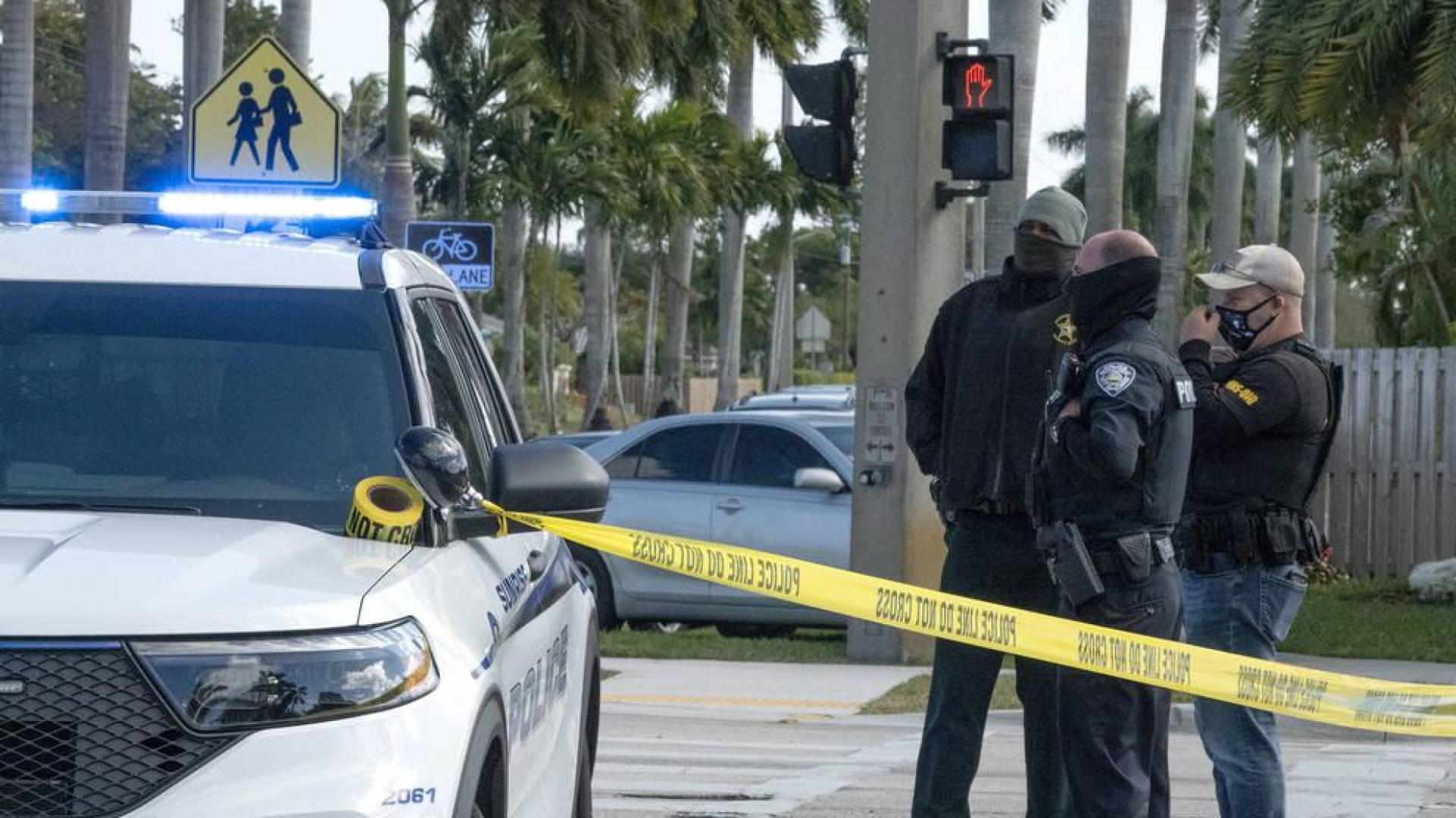 Mueren dos agentes del FBI y tres resultan heridos en el registro de una vivienda