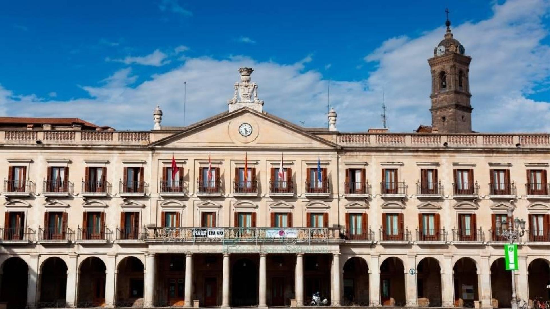 El Ayuntamiento de Vitoria "jubila" a los Reyes Magos por no saber euskera