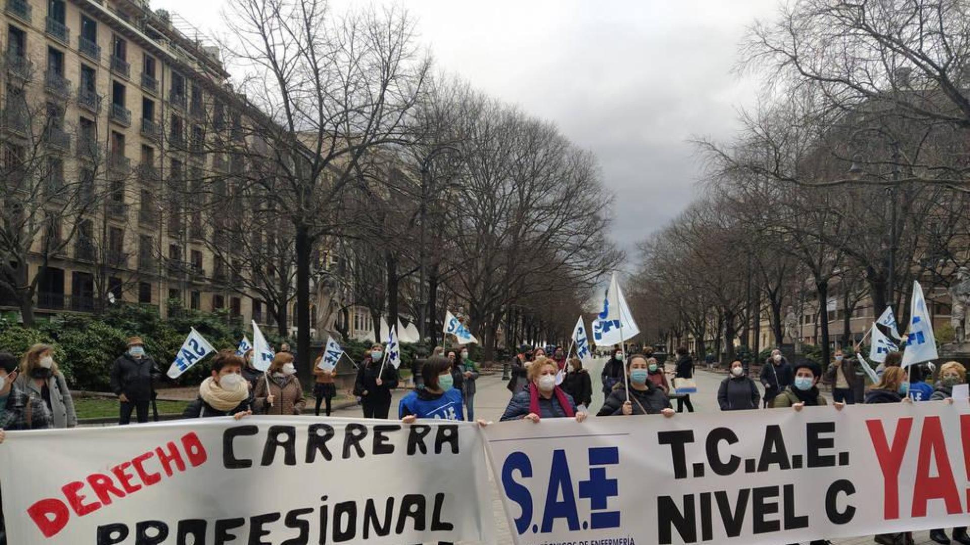 Técnicos sanitarios denuncian ante el Parlamento la "discriminación" de su sector