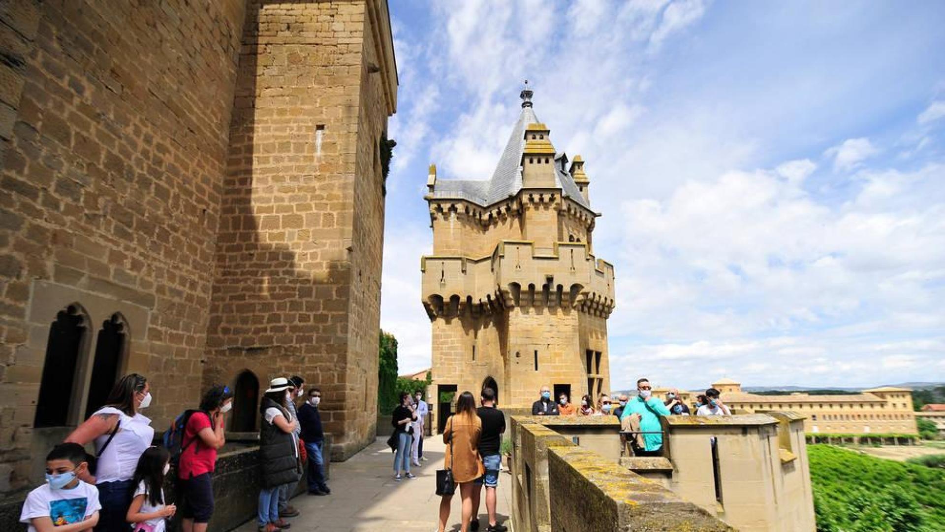 El 45% de los turistas navarros visita monumentos una vez al año