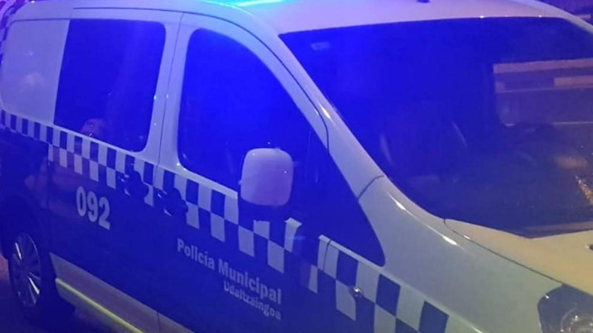 Un coche patrulla de la Policía Municipal de Pamplona.